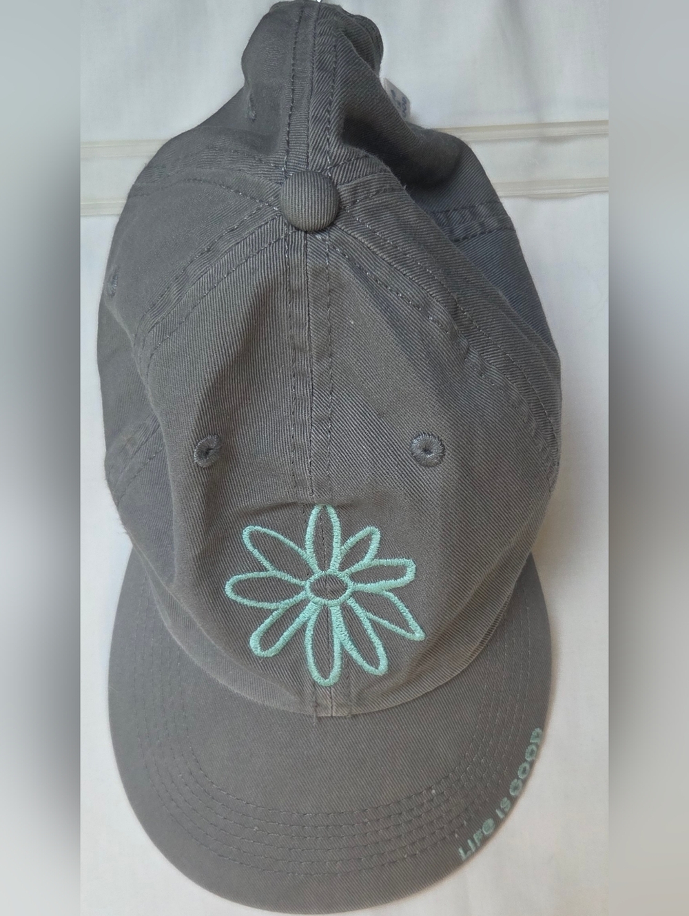 Life is Good Flower Embroidered Daisy Gray Baseball Hat Cap Strapback Adjustable